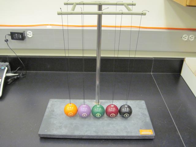 Newton's cradle - Billiard Ball
