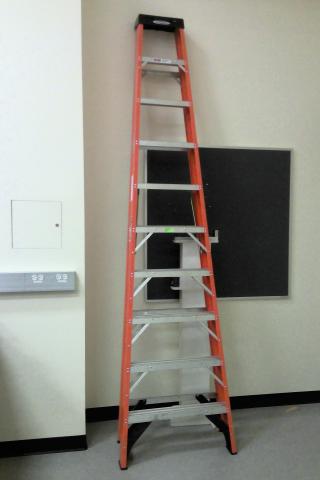 10-foot step ladder